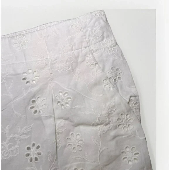 LOFT High-rise Embroidered Eyelet White Cotton Shorts Size Medium - Picture 3 of 4